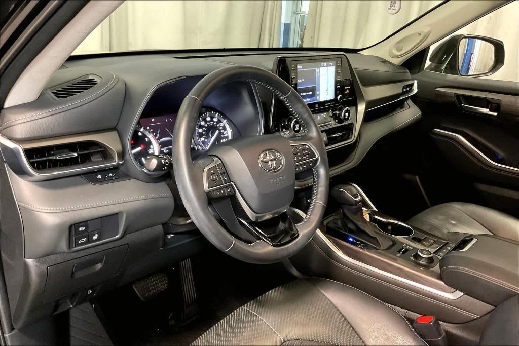 used 2021 Toyota Highlander car, priced at $36,500