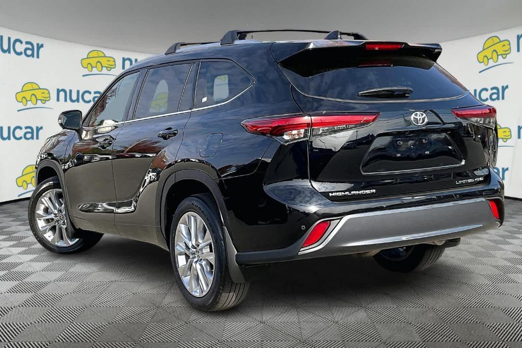 used 2021 Toyota Highlander car, priced at $36,500