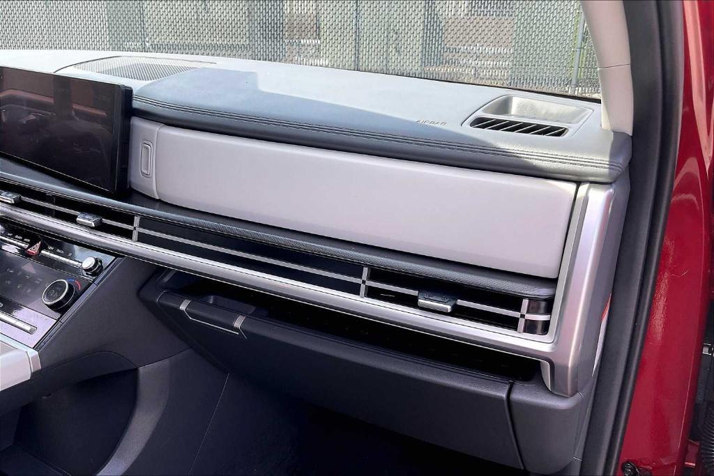 used 2024 Hyundai SANTA FE HEV car, priced at $30,900
