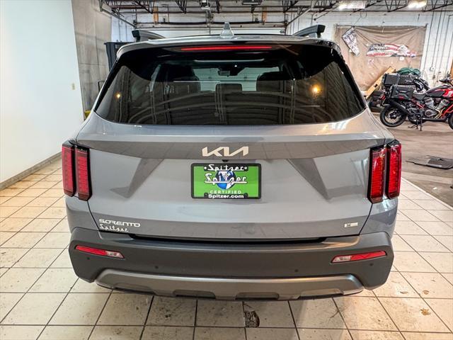 used 2023 Kia Sorento car, priced at $30,854