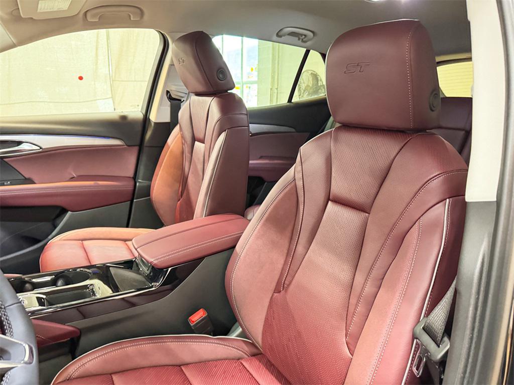 new 2025 Buick Envision car, priced at $38,846