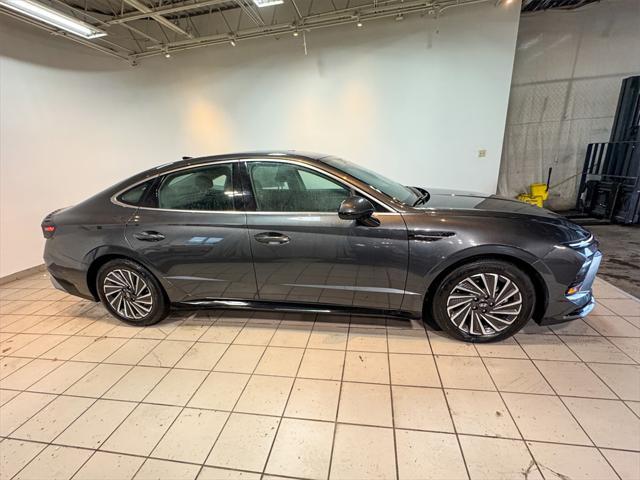 used 2024 Hyundai Sonata Hybrid car, priced at $25,001