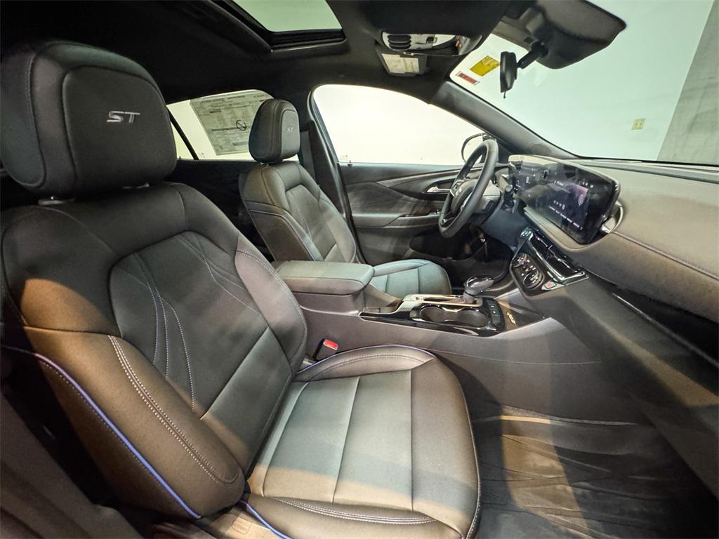 new 2025 Buick Envista car, priced at $28,120