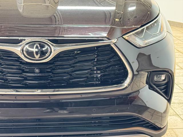 used 2022 Toyota Highlander car, priced at $41,864