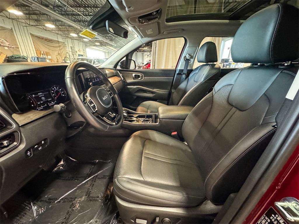 used 2023 Kia Sorento car, priced at $31,958