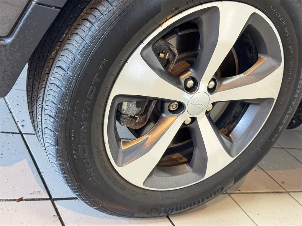 used 2022 Jeep Cherokee car, priced at $29,526