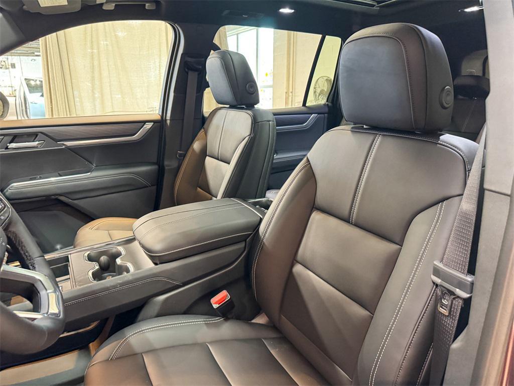new 2025 GMC Acadia car, priced at $50,565