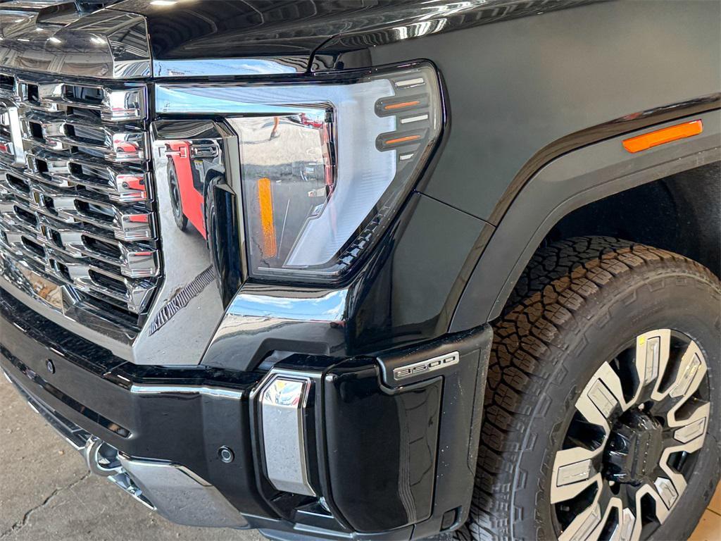 new 2025 GMC Sierra 3500 car, priced at $92,424