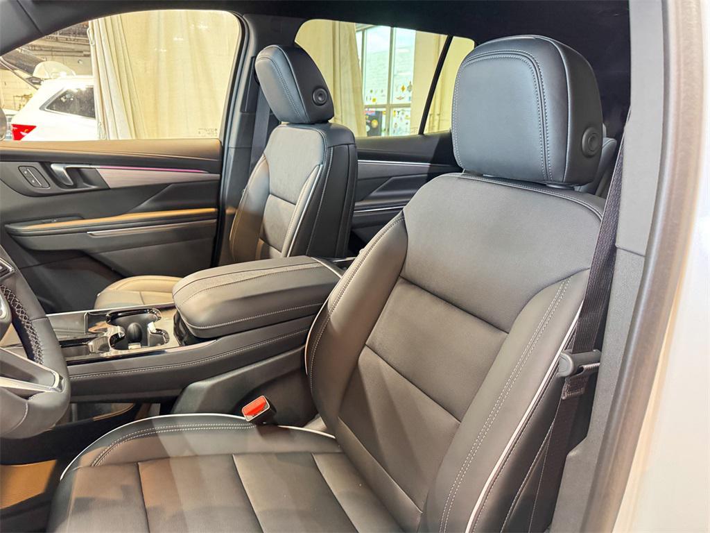 new 2025 Buick Enclave car, priced at $44,192