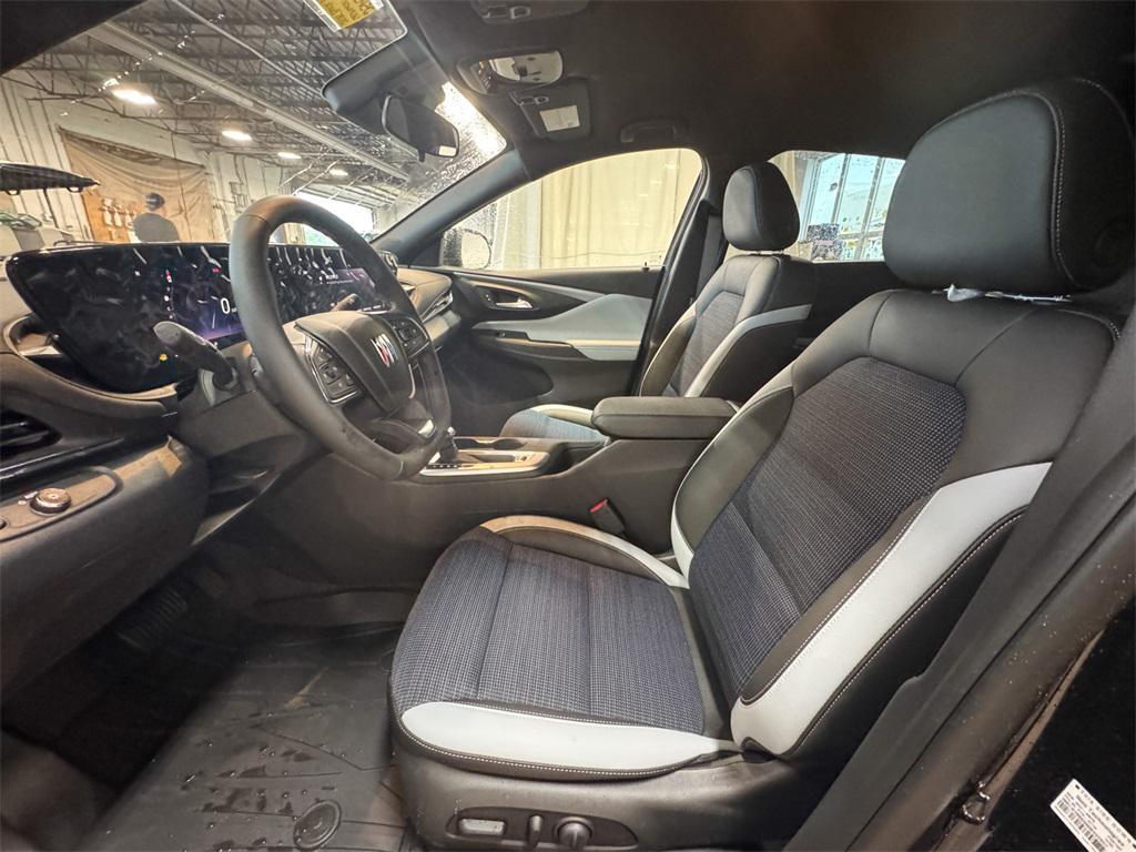 new 2025 Buick Envista car, priced at $26,154