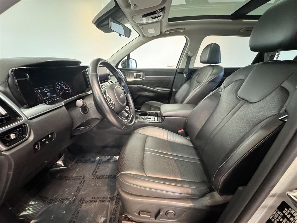 used 2022 Kia Sorento car, priced at $25,997