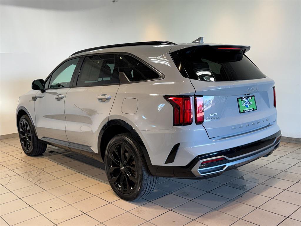 used 2022 Kia Sorento car, priced at $25,997