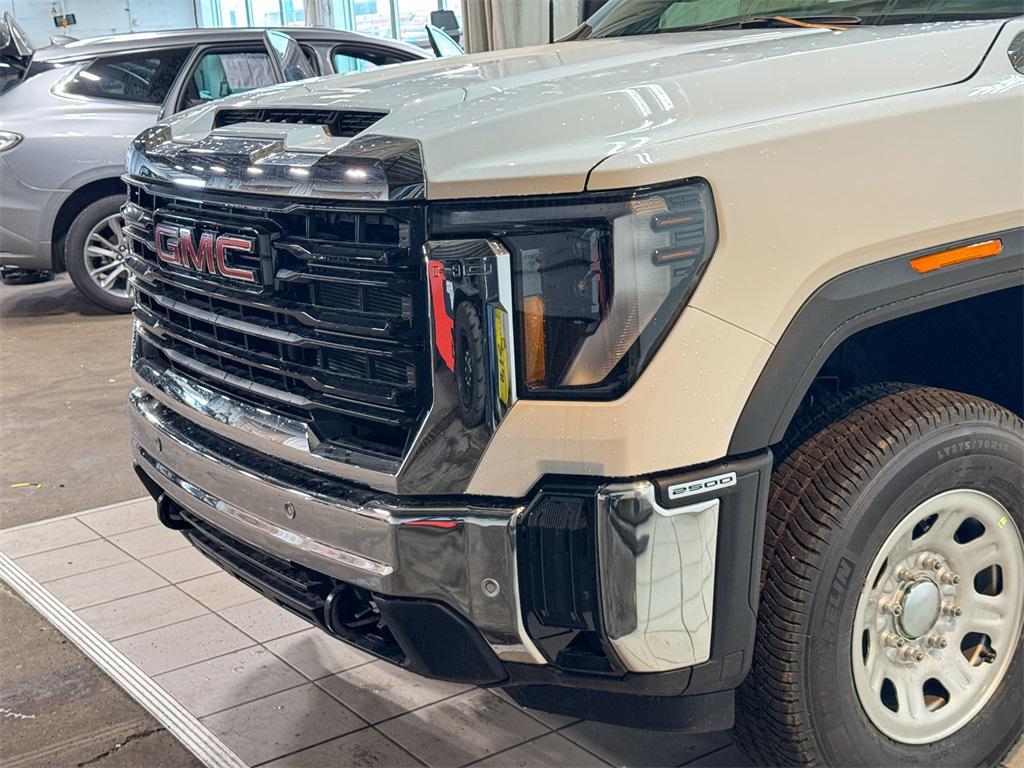 new 2025 GMC Sierra 2500 car, priced at $53,494