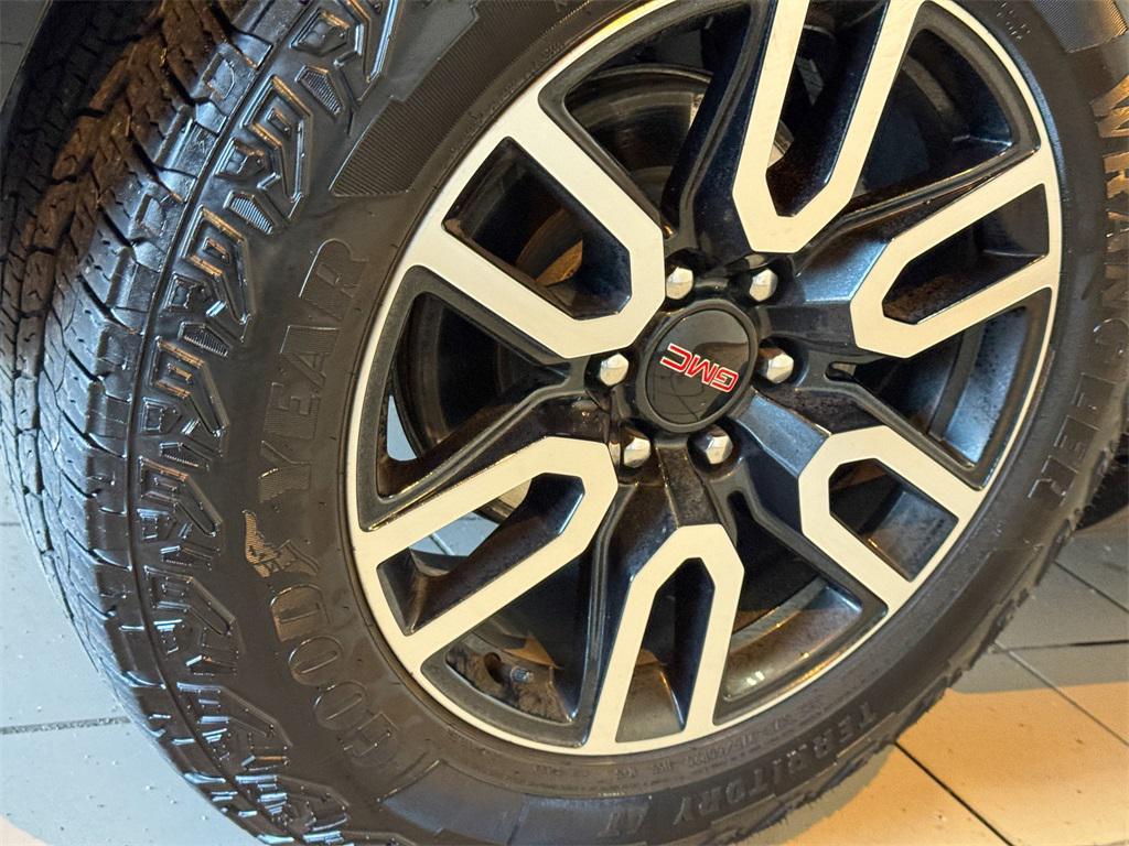 used 2024 GMC Yukon car, priced at $67,860