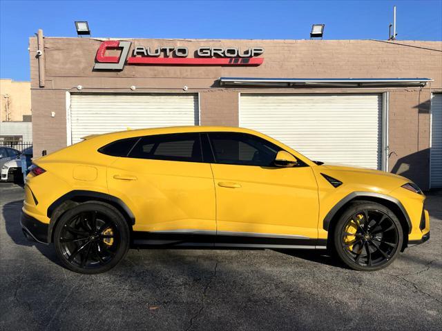 used 2022 Lamborghini Urus car, priced at $245,500