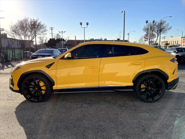 used 2022 Lamborghini Urus car, priced at $245,500