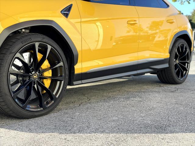 used 2022 Lamborghini Urus car, priced at $245,500