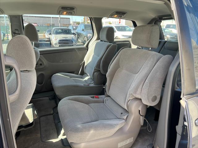 used 2007 Toyota Sienna car, priced at $7,000