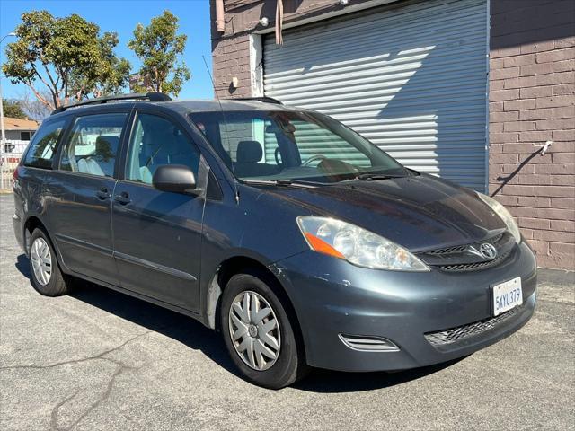 used 2007 Toyota Sienna car, priced at $7,000