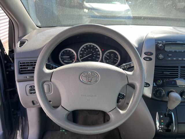 used 2007 Toyota Sienna car, priced at $7,000