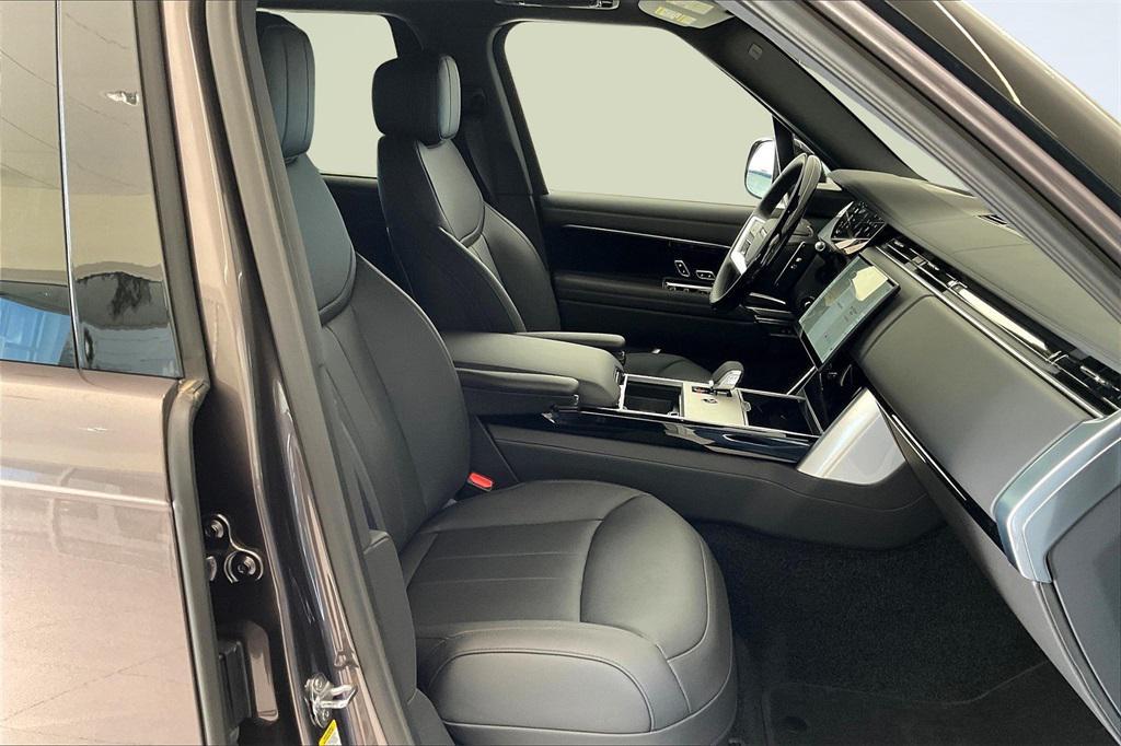 new 2025 Land Rover Range Rover car, priced at $159,405