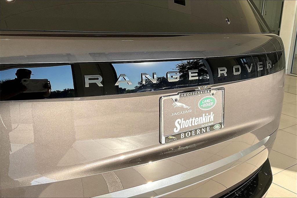 new 2025 Land Rover Range Rover car, priced at $159,405