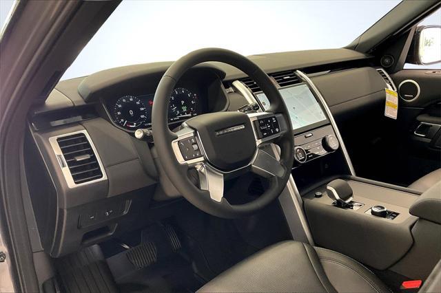 new 2025 Land Rover Discovery car