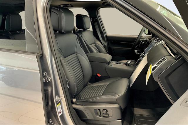 new 2025 Land Rover Discovery car
