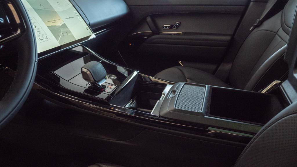 new 2025 Land Rover Range Rover Sport car, priced at $118,780