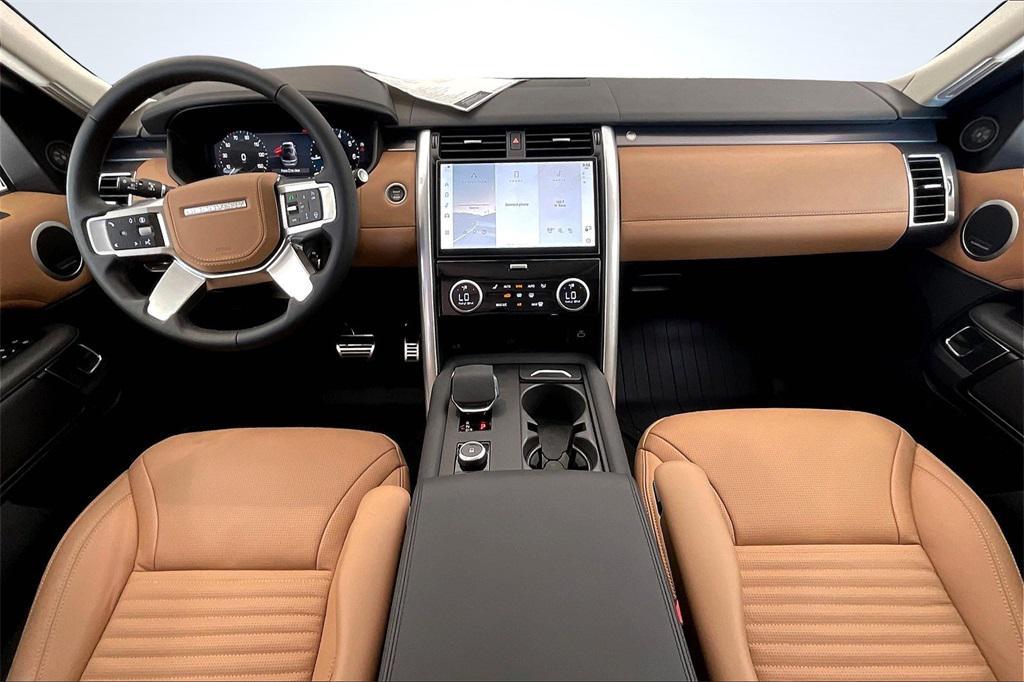 new 2025 Land Rover Discovery car, priced at $82,815