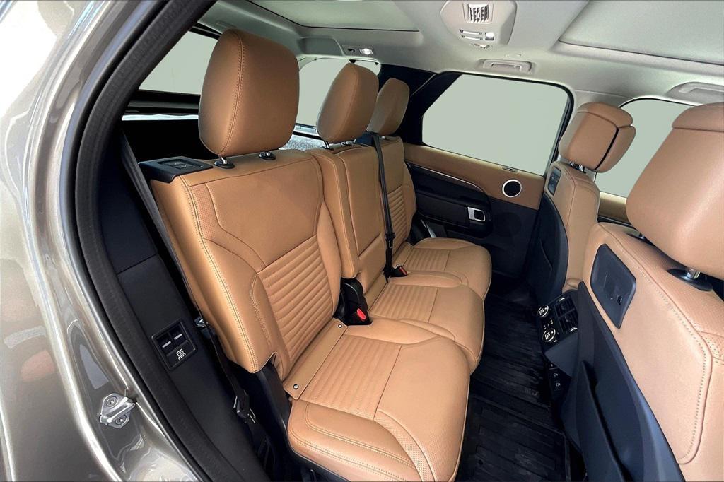 new 2025 Land Rover Discovery car, priced at $82,815