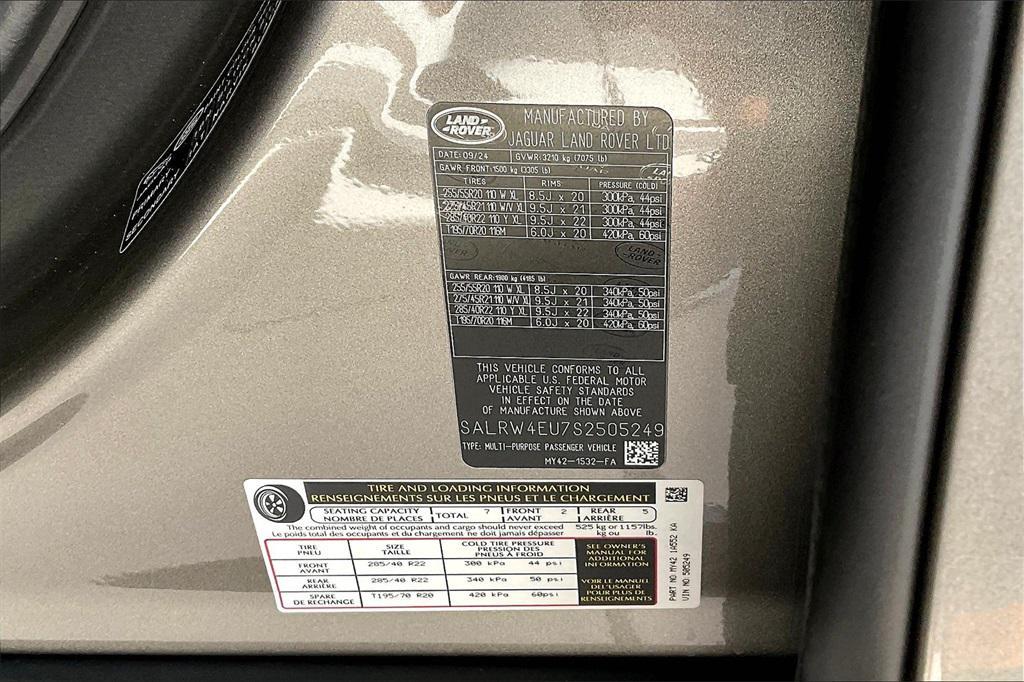 new 2025 Land Rover Discovery car, priced at $82,815