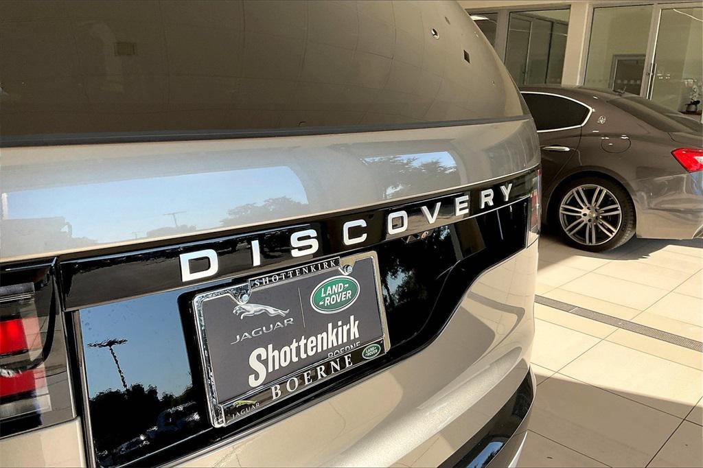 new 2025 Land Rover Discovery car, priced at $82,815