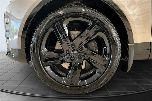 new 2025 Land Rover Discovery car, priced at $81,278