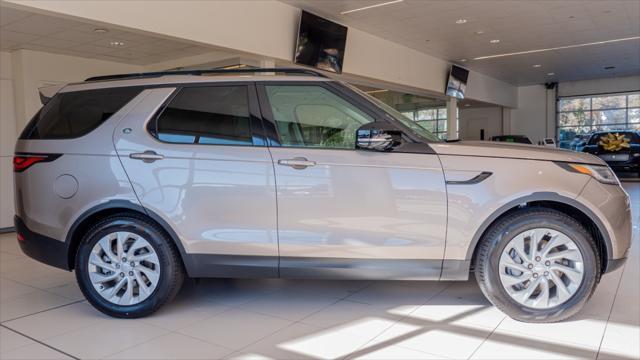 new 2025 Land Rover Discovery car, priced at $68,618