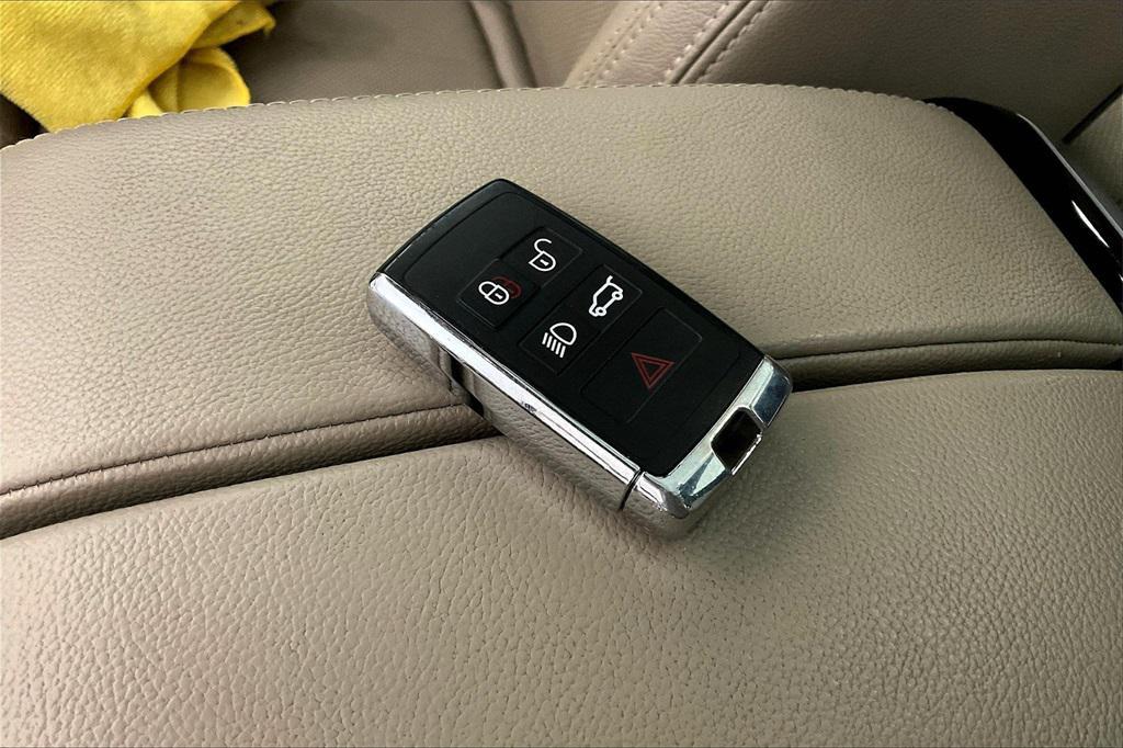 used 2021 Land Rover Range Rover Velar car, priced at $29,900