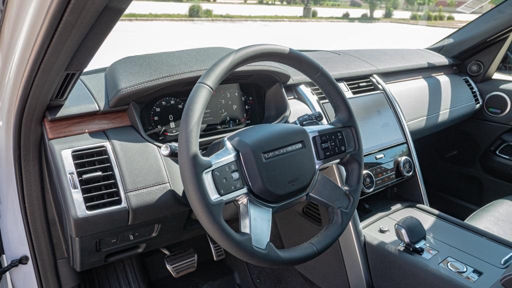 new 2024 Land Rover Discovery car, priced at $77,958