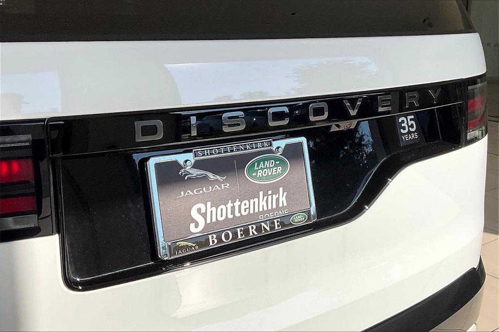new 2025 Land Rover Discovery car, priced at $77,525