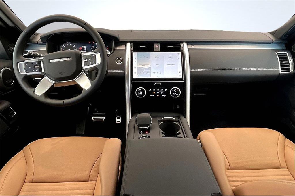 new 2025 Land Rover Discovery car, priced at $77,525