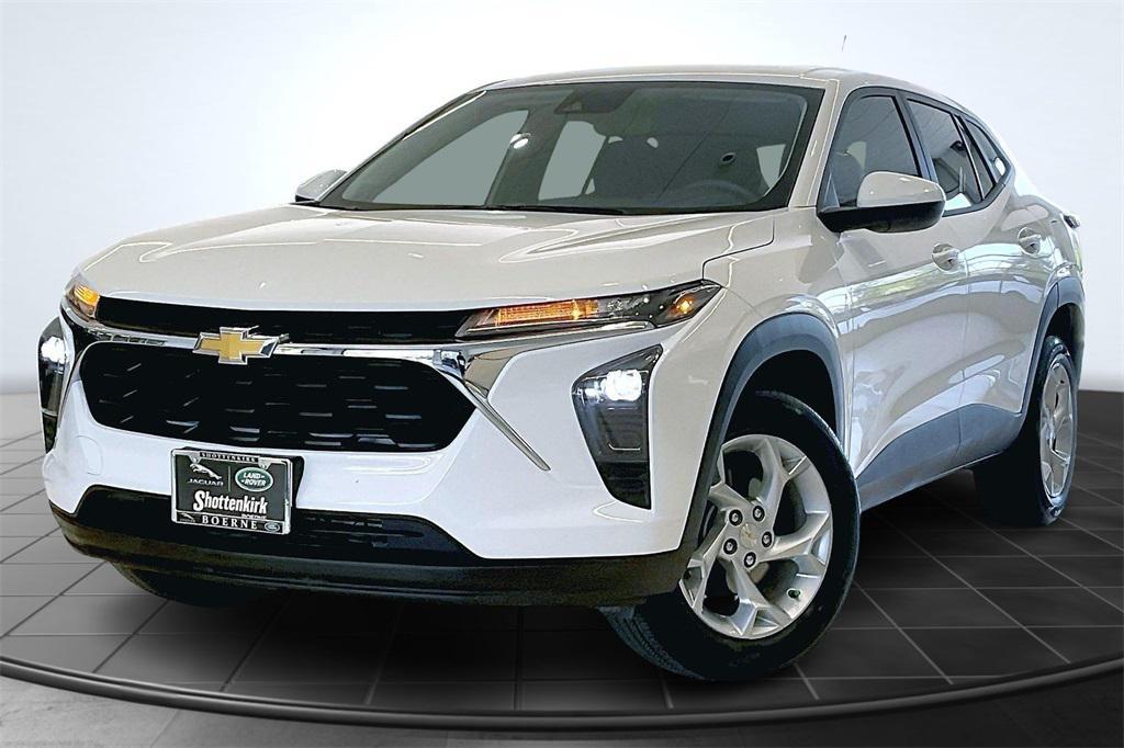 used 2025 Chevrolet Trax car, priced at $20,900