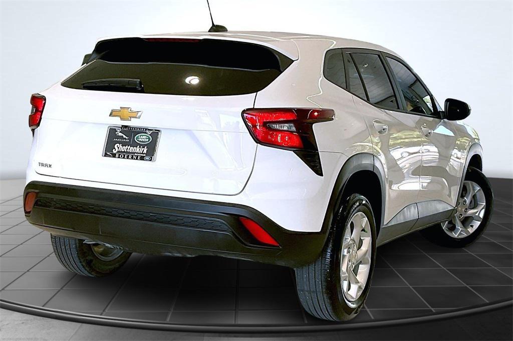 used 2025 Chevrolet Trax car, priced at $20,900