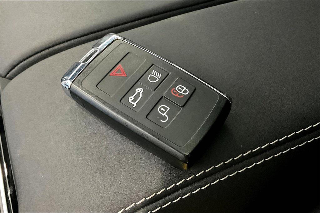 used 2022 Land Rover Range Rover Velar car, priced at $43,900