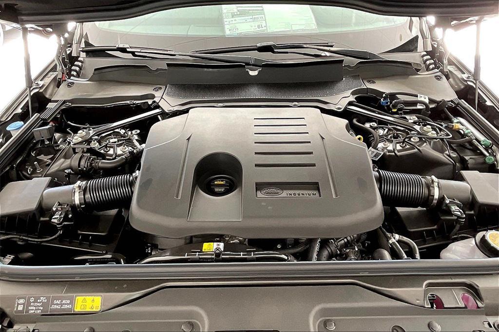 new 2025 Land Rover Discovery car, priced at $83,615