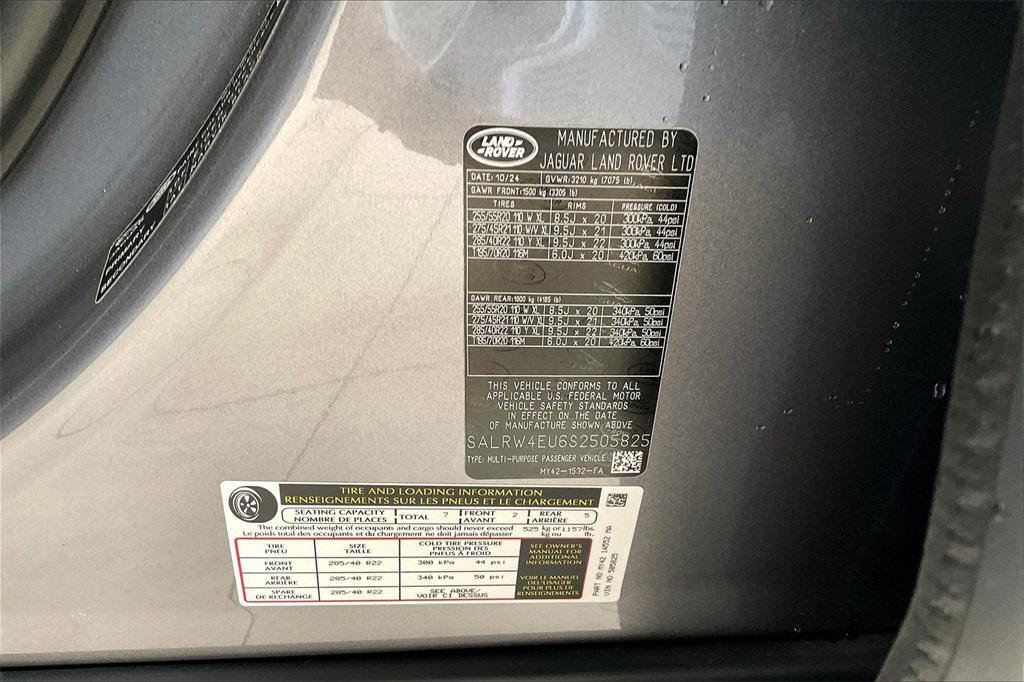 new 2025 Land Rover Discovery car, priced at $80,685