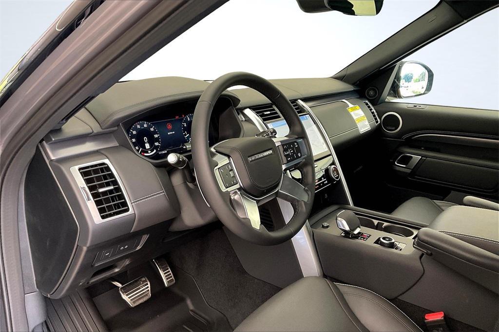 new 2025 Land Rover Discovery car, priced at $80,685