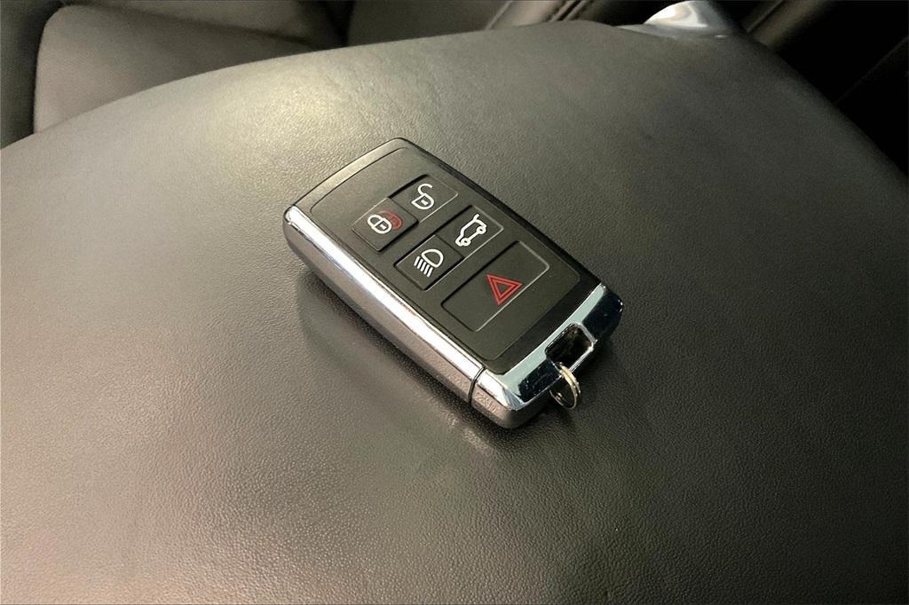 used 2022 Land Rover Range Rover car, priced at $51,900