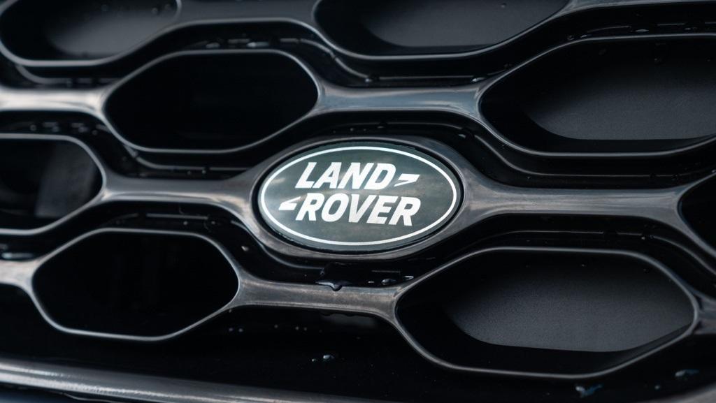 new 2024 Land Rover Discovery car, priced at $82,218