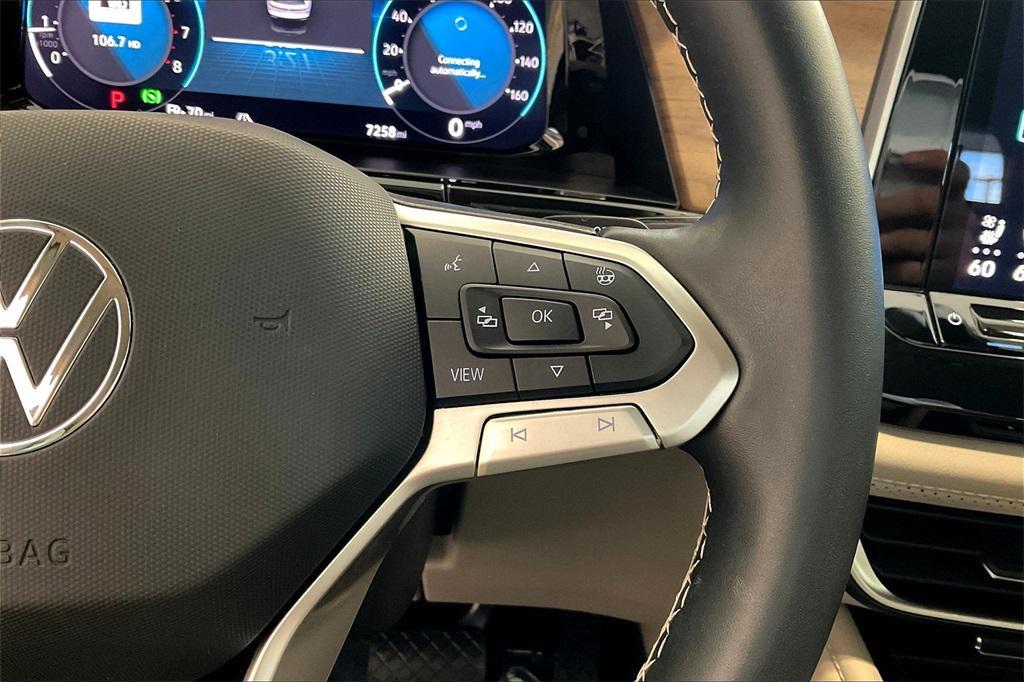 used 2025 Volkswagen Atlas car, priced at $34,500