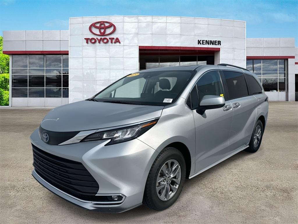 used 2023 Toyota Sienna car, priced at $40,598