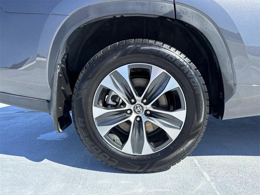 used 2023 Toyota Highlander Hybrid car, priced at $35,545